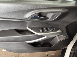 2024 Chevrolet Trax in Saint-Hyacinthe, Quebec - 11 - w320h240px