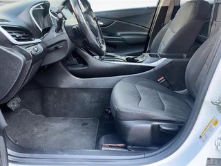 2017 Chevrolet Volt in Saint-Hyacinthe, Quebec - 9 - w320h240px