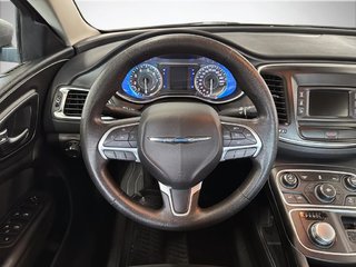 Chrysler 200  2016 à Saint-Hyacinthe, Québec - 12 - w320h240px