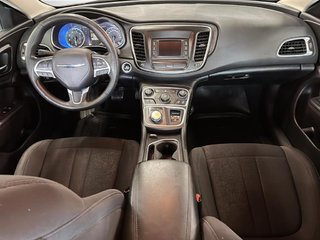 Chrysler 200  2016 à Saint-Hyacinthe, Québec - 10 - w320h240px