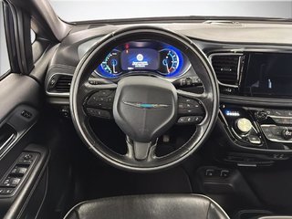 2020 Chrysler Pacifica in Saint-Hyacinthe, Quebec - 13 - w320h240px