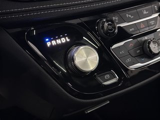 2020 Chrysler Pacifica in Saint-Hyacinthe, Quebec - 16 - w320h240px