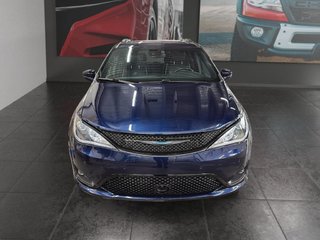2020 Chrysler Pacifica in Saint-Hyacinthe, Quebec - 2 - w320h240px