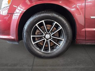 2017 Dodge Grand Caravan in Saint-Hyacinthe, Quebec - 7 - w320h240px