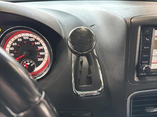 2017 Dodge Grand Caravan in Saint-Hyacinthe, Quebec - 17 - w320h240px
