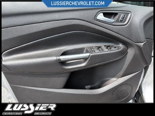 2017 Ford Escape in Saint-Hyacinthe, Quebec - 9 - w320h240px