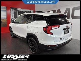 2024 GMC Terrain in Saint-Hyacinthe, Quebec - 4 - w320h240px