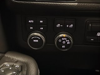 GMC YUKON  2023 à Saint-Hyacinthe, Québec - 16 - w320h240px