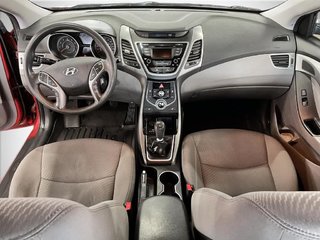 2014 Hyundai Elantra in Saint-Hyacinthe, Quebec - 9 - w320h240px