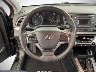 2017 Hyundai Elantra in Saint-Hyacinthe, Quebec - 11 - w320h240px