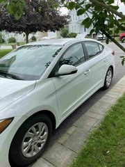 2017 Hyundai Elantra in Saint-Hyacinthe, Quebec - 8 - w320h240px