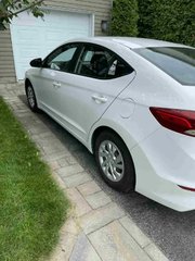 2017 Hyundai Elantra in Saint-Hyacinthe, Quebec - 5 - w320h240px