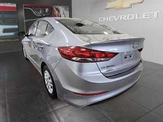 2017 Hyundai ELANTRA in Saint-Hyacinthe, Quebec - 4 - w320h240px