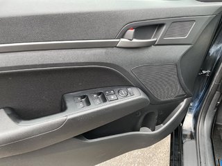 2018 Hyundai Elantra in Saint-Hyacinthe, Quebec - 8 - w320h240px