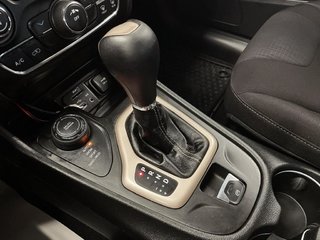 Jeep Cherokee  2015 à Saint-Hyacinthe, Québec - 15 - w320h240px