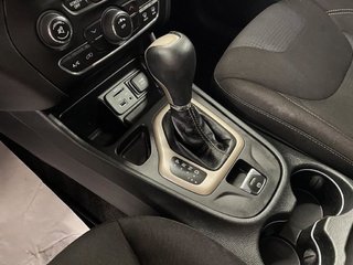 Jeep Cherokee  2015 à Saint-Hyacinthe, Québec - 15 - w320h240px