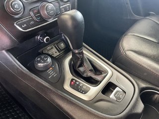 2018 Jeep Cherokee in Saint-Hyacinthe, Quebec - 17 - w320h240px