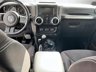 2014 Jeep Wrangler in Saint-Hyacinthe, Quebec - 9 - w320h240px