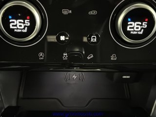 Land Rover DISCOVERY  2023 à Saint-Hyacinthe, Québec - 16 - w320h240px