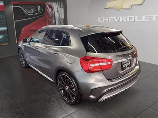 Mercedes GLA45  2015 à Saint-Hyacinthe, Québec - 4 - w320h240px