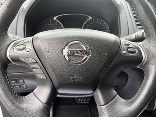 2017 Nissan Pathfinder in Saint-Hyacinthe, Quebec - 11 - w320h240px