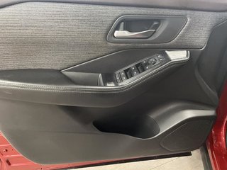 2021 Nissan Rogue in Saint-Hyacinthe, Quebec - 8 - w320h240px