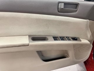 2011 Nissan Sentra in Saint-Hyacinthe, Quebec - 8 - w320h240px