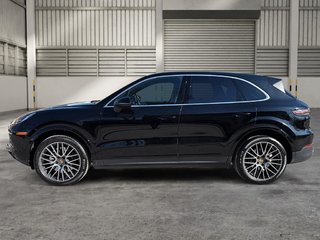 2022 Porsche Cayenne in Saint-Hyacinthe, Quebec - 5 - w320h240px