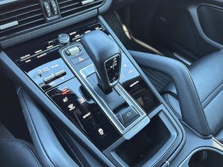 2022 Porsche Cayenne in Saint-Hyacinthe, Quebec - 14 - w320h240px