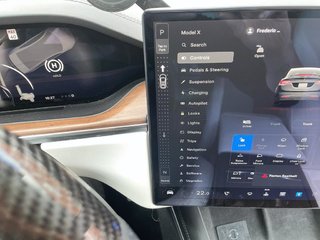 2023 Tesla Model X in Saint-Hyacinthe, Quebec - 13 - w320h240px