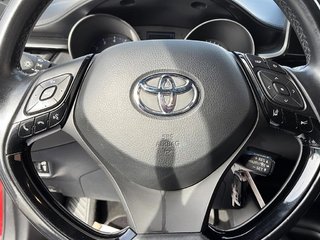 2018 Toyota C-HR in Saint-Hyacinthe, Quebec - 11 - w320h240px