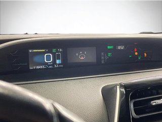 2018 Toyota Prius in Saint-Hyacinthe, Quebec - 14 - w320h240px