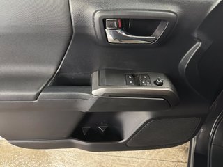 Toyota Tacoma  2017 à Saint-Hyacinthe, Québec - 11 - w320h240px