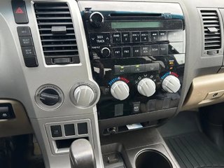 2008 Toyota TUNDRA in Saint-Hyacinthe, Quebec - 8 - w320h240px