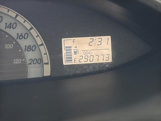 2008 Toyota Yaris in Saint-Hyacinthe, Quebec - 11 - w320h240px