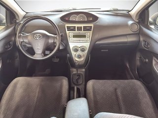 2008 Toyota Yaris in Saint-Hyacinthe, Quebec - 8 - w320h240px