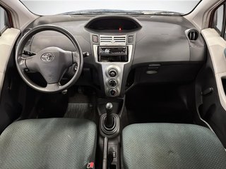 2008 Toyota YARIS in Saint-Hyacinthe, Quebec - 9 - w320h240px