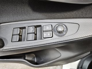 Toyota YARIS  2017 à Saint-Hyacinthe, Québec - 10 - w320h240px