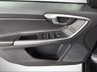 2015 Volvo XC60 in Saint-Hyacinthe, Quebec - 13 - w320h240px