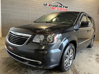 2016 Chrysler Town & Country S**STOW & GO**7 PASSAGERS**CAMERA RECUL**BLUETOOTH**CRUISE in Saint-Eustache, Quebec - 5 - w320h240px