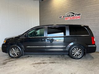 2016 Chrysler Town & Country S**STOW & GO**7 PASSAGERS**CAMERA RECUL**BLUETOOTH**CRUISE in Saint-Eustache, Quebec - 2 - w320h240px