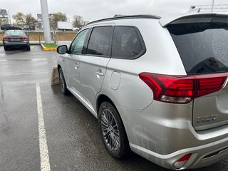 Mitsubishi OUTLANDER PHEV BLACK EDT**À PARTIR DE 0.9%**S-AWC**TOIT OUVRANT** 2022 à Saint-Eustache, Québec - 4 - w320h240px