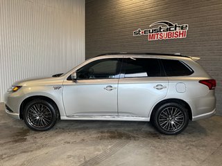 2022 Mitsubishi OUTLANDER PHEV BLACK EDT**À PARTIR DE 0.9%**S-AWC**TOIT OUVRANT** in Saint-Eustache, Quebec - 2 - w320h240px