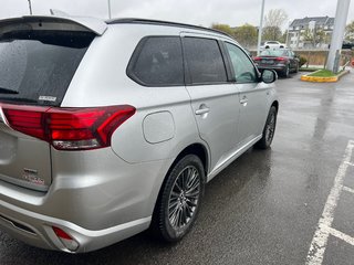 Mitsubishi OUTLANDER PHEV BLACK EDT**À PARTIR DE 0.9%**S-AWC**TOIT OUVRANT** 2022 à Saint-Eustache, Québec - 5 - w320h240px