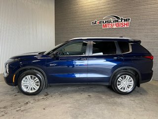 2024 Mitsubishi OUTLANDER PHEV LE**TAUX À PARTIR DE 0.9%**S-AWC**TOIT OUVRANT** in Saint-Eustache, Quebec - 2 - w320h240px