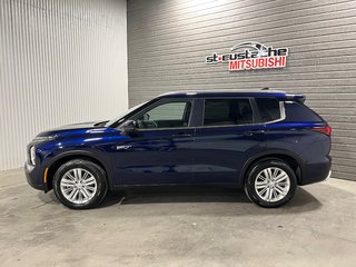 Mitsubishi Outlander Plug-In Hybrid PHEV SE**S-AWC**TAUX À PARTIR DE 0.9%**TOIT PANO** 2025 à Saint-Eustache, Québec - 2 - w320h240px