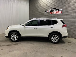 2015 Nissan Rogue SV**FWD/2WD**ONE OWNER**CARFAX CLEAN**BLUETOOTH** in Saint-Eustache, Quebec - 2 - w320h240px