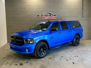 2021 Ram 1500 Classic EXPRESS**AWD/4X4**CREW CAB V6 3.6L**CAISSE COURT** in Saint-Eustache, Quebec - 2 - w320h240px