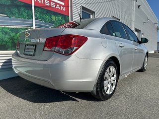 2014 Chevrolet Cruze 2LS in Amos, Quebec - 6 - w320h240px