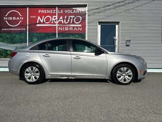2014 Chevrolet Cruze 2LS in Amos, Quebec - 4 - w320h240px